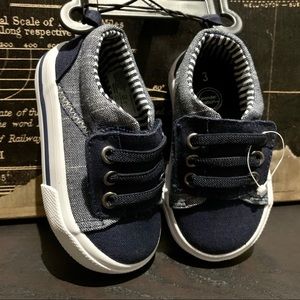 NWT Wonder Nation Boys Casual Cap Toe Sneakers